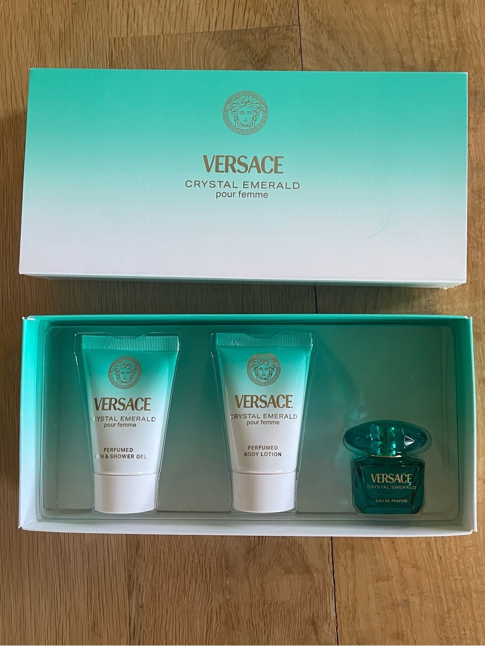 NEW VERSACE Crystal Emerald Skincare & Fragrance Set - Great for gifting